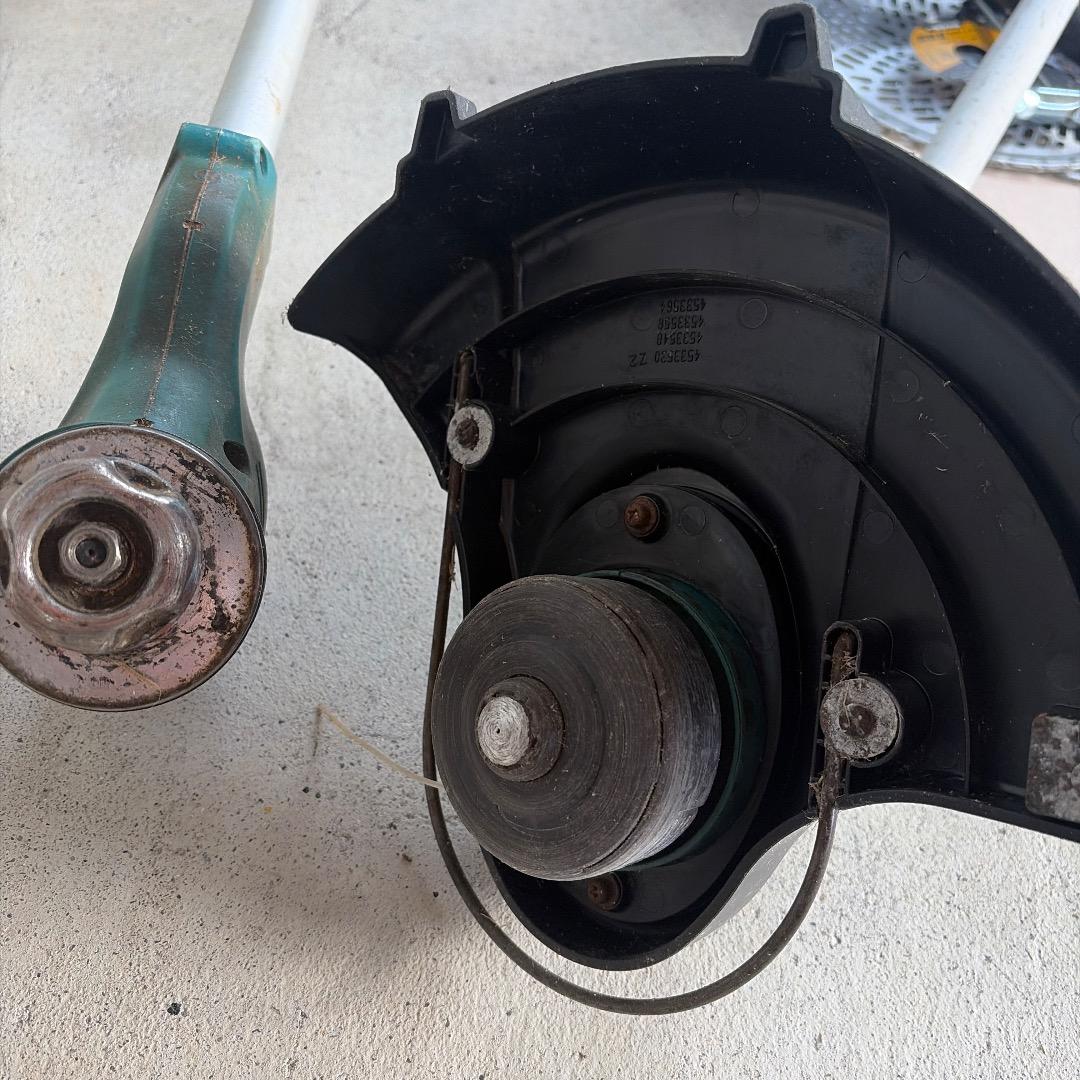 Makita 電動　草刈機　2台 刈刃付き