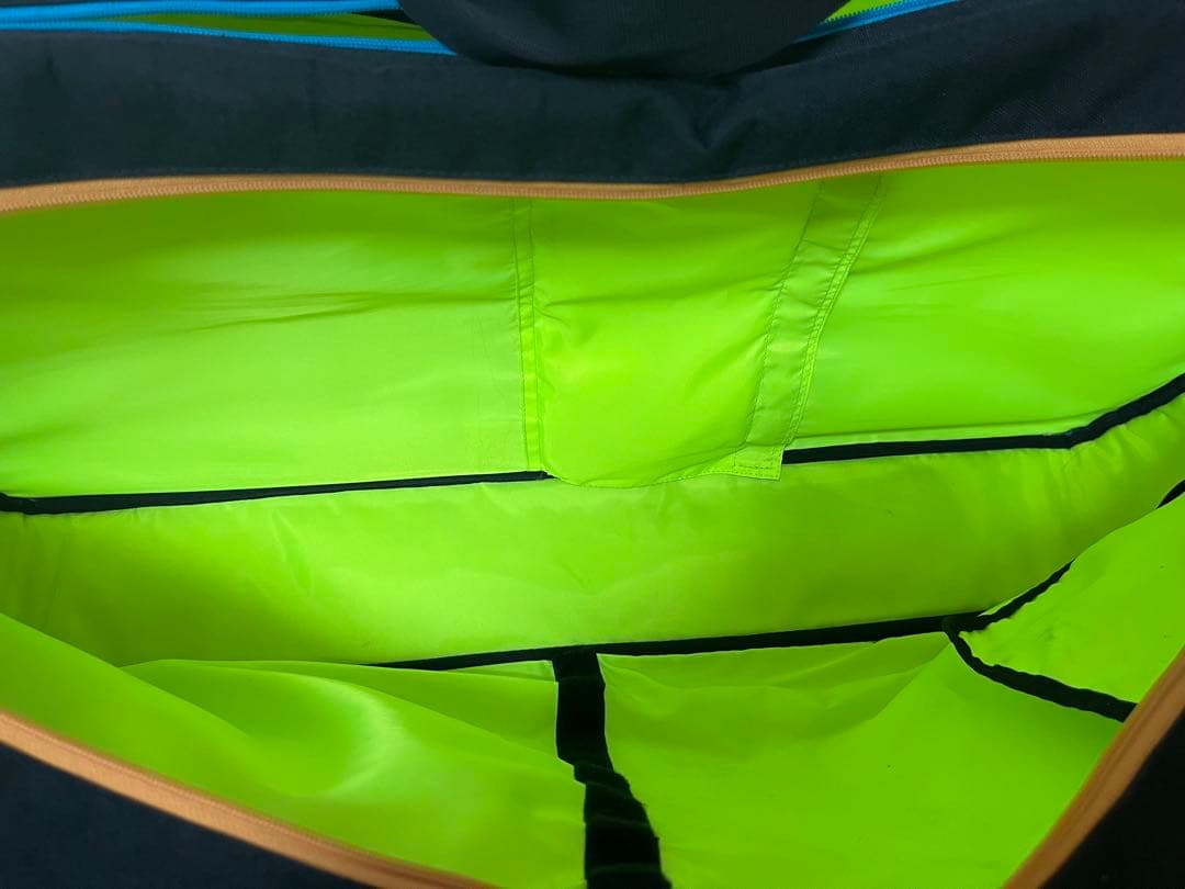 【希少　早い者勝ちです。】 YONEX バドミントンバッグ 黒/オレンジ