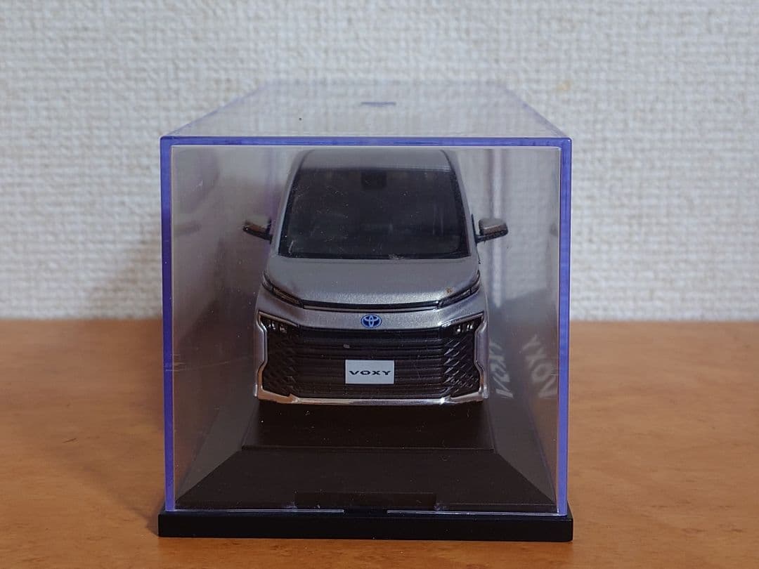 1/30 トヨタ ヴォクシー カラーサンプル ミニカー メタルストリーム