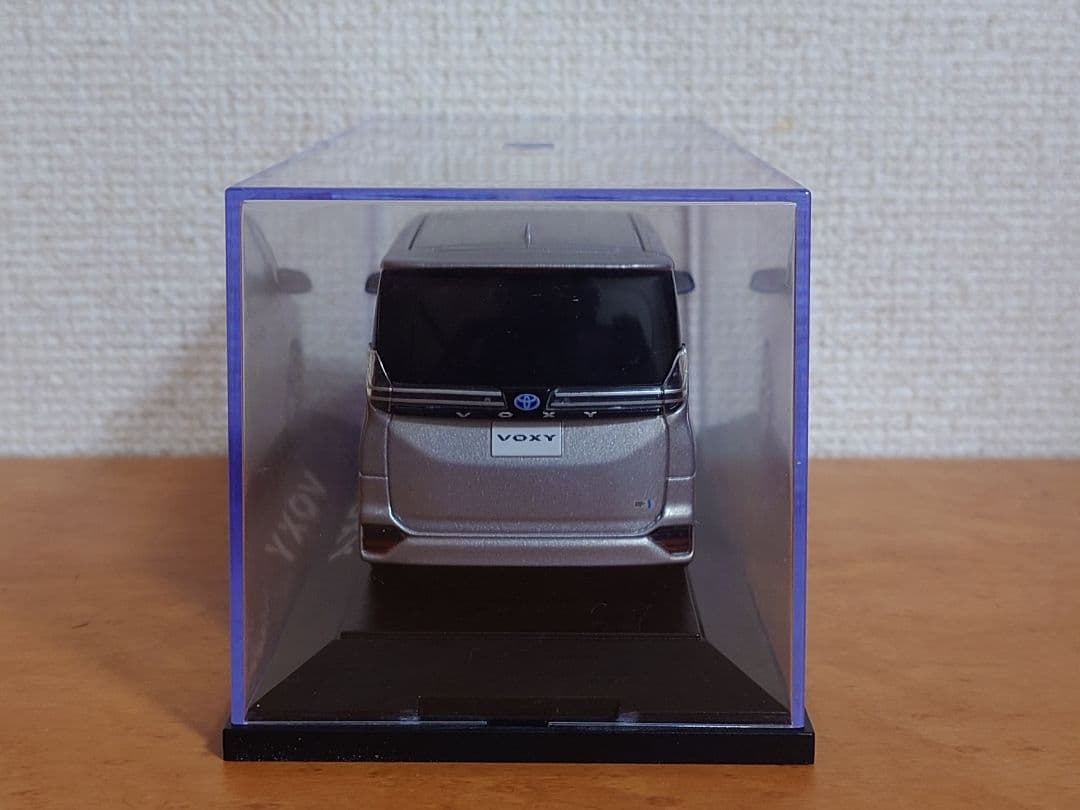 1/30 トヨタ ヴォクシー カラーサンプル ミニカー メタルストリーム