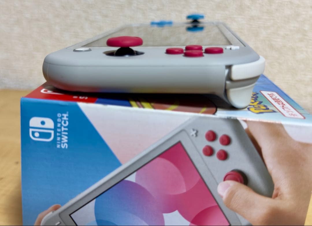 Nintendo Switch Lite ザシアンザマゼンタ