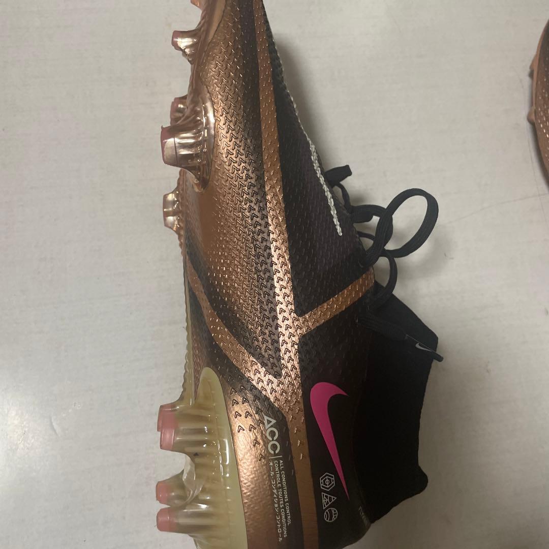 NIKEファントムgtブラック/ゴールド28.5cm