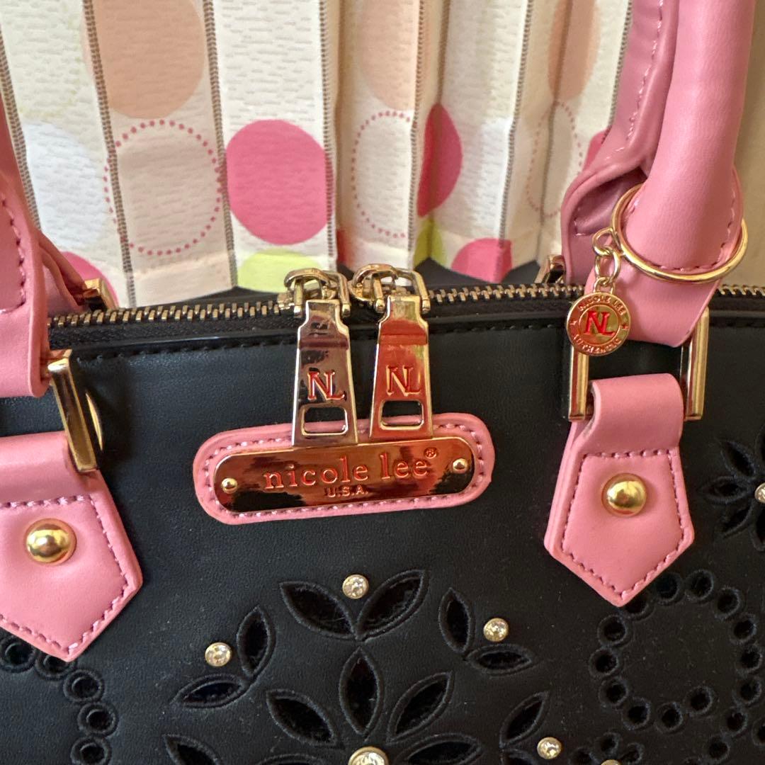 新品　nicole lee ニコルリー　バッグ　ショルダー　黒系　ピンク　花柄
