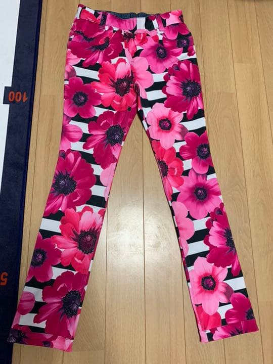美品MUスポーツ 素敵リバーシブルパンツ
