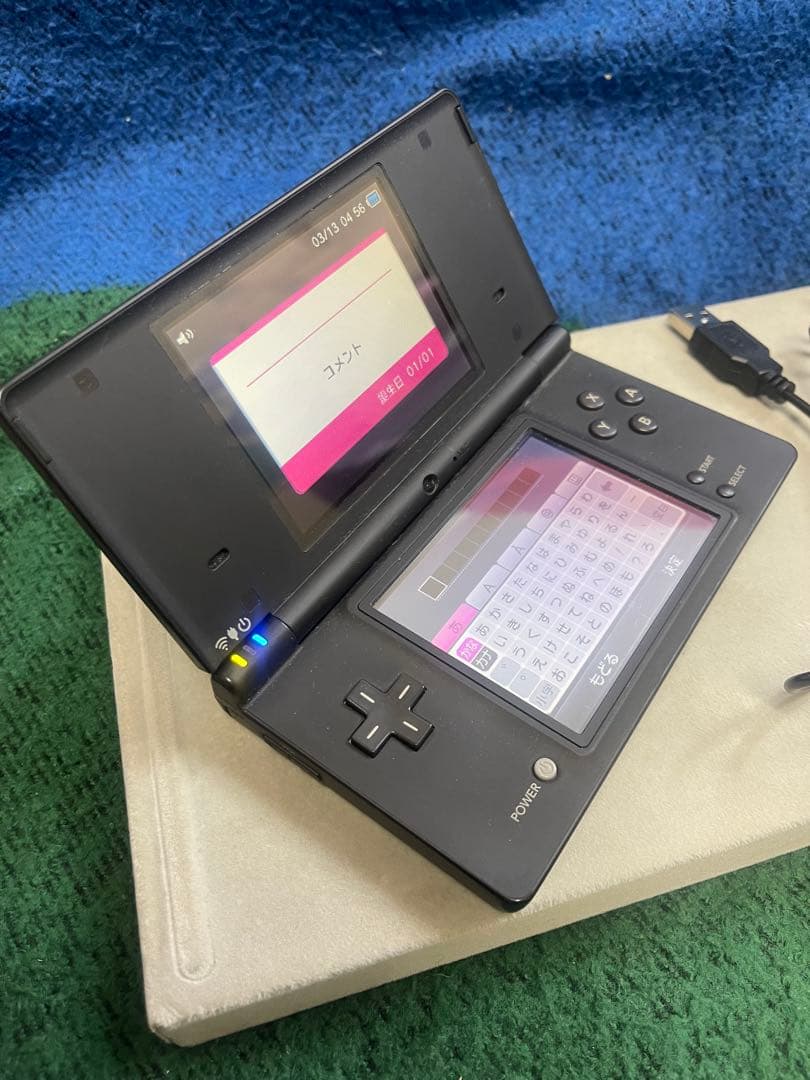 Nintendo DSi ブラック 本体 USB充電ケーブル付き