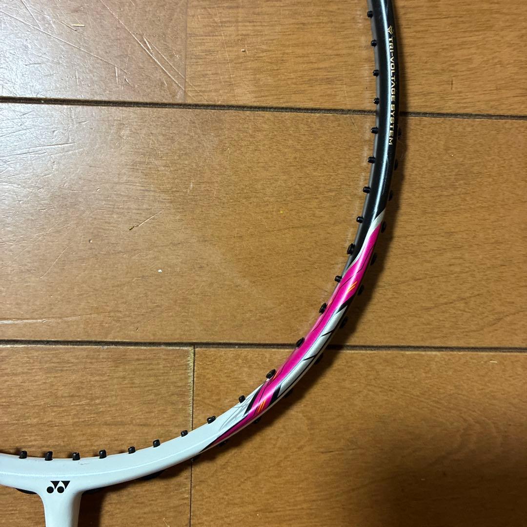 ヨネックス　ボルトリックiフォース　5UG5