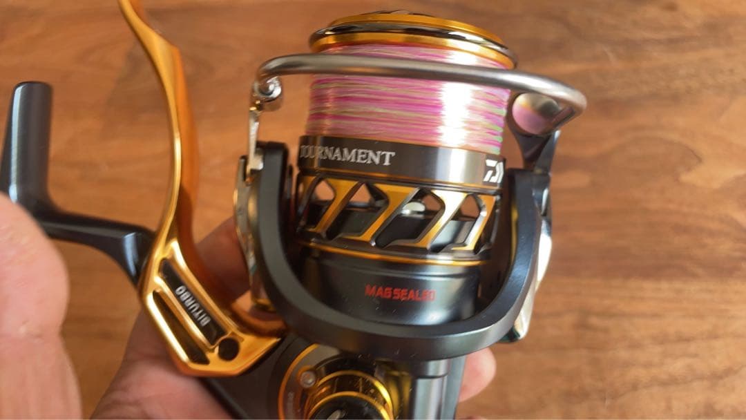 Daiwa 18 トーナメント ISO 2500SH-LBD リール 新品
