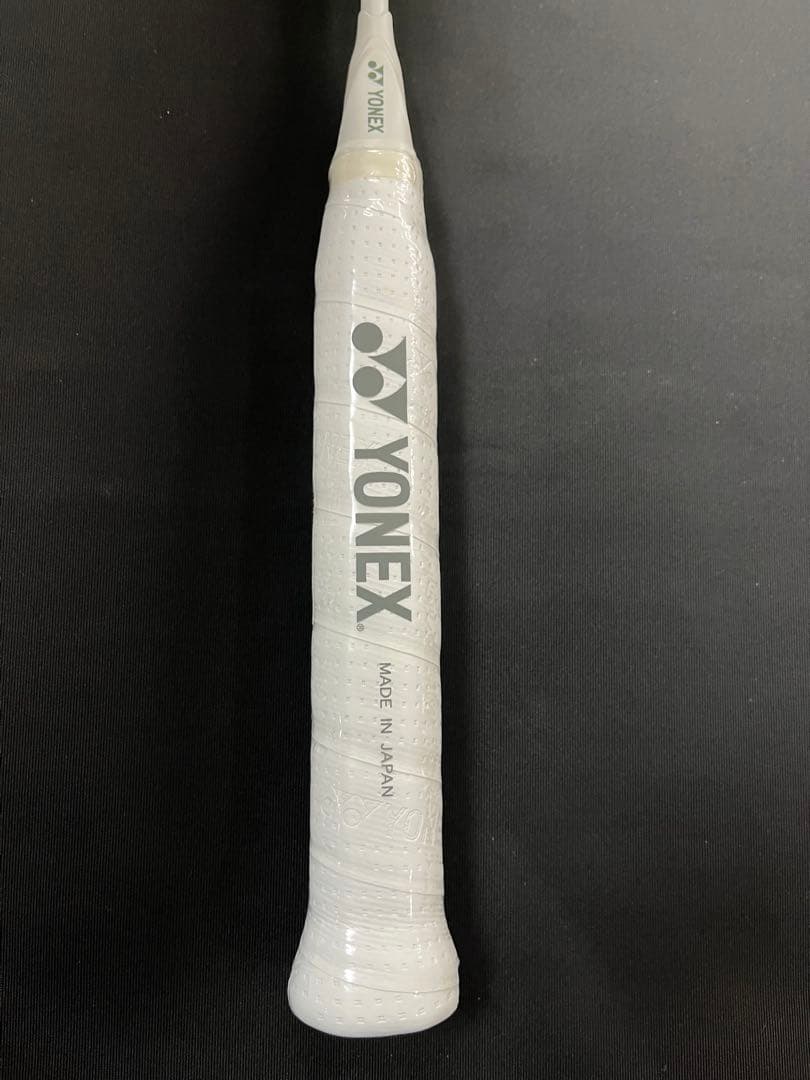 4ug5 アストロクス100ZVA 新品　ヨネックス　バドミントン