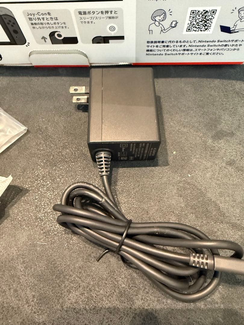 新型モデル Nintendo Switch本体 Joy-Con(L/R)グレー
