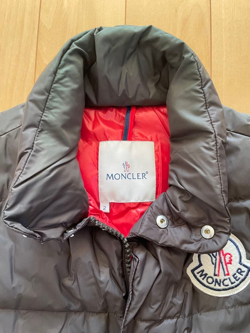 MONCLER ブラウンダウンベスト