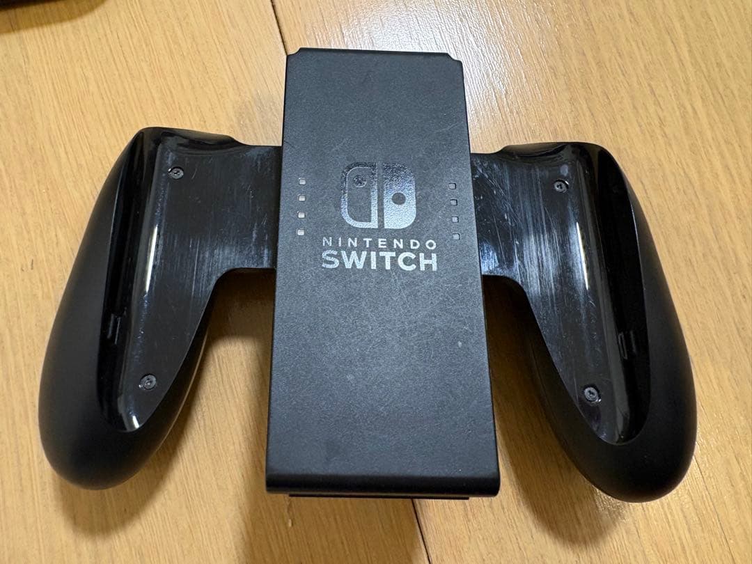 Nintendo Switch 本体 ブラック＋純正グリップ