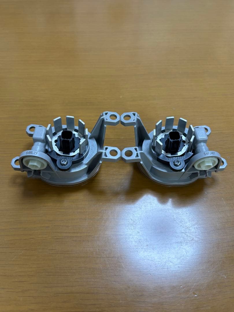 【新車外し】８０ハリアー純正トヨタ LEDフォグランプ 2個セット 未使用