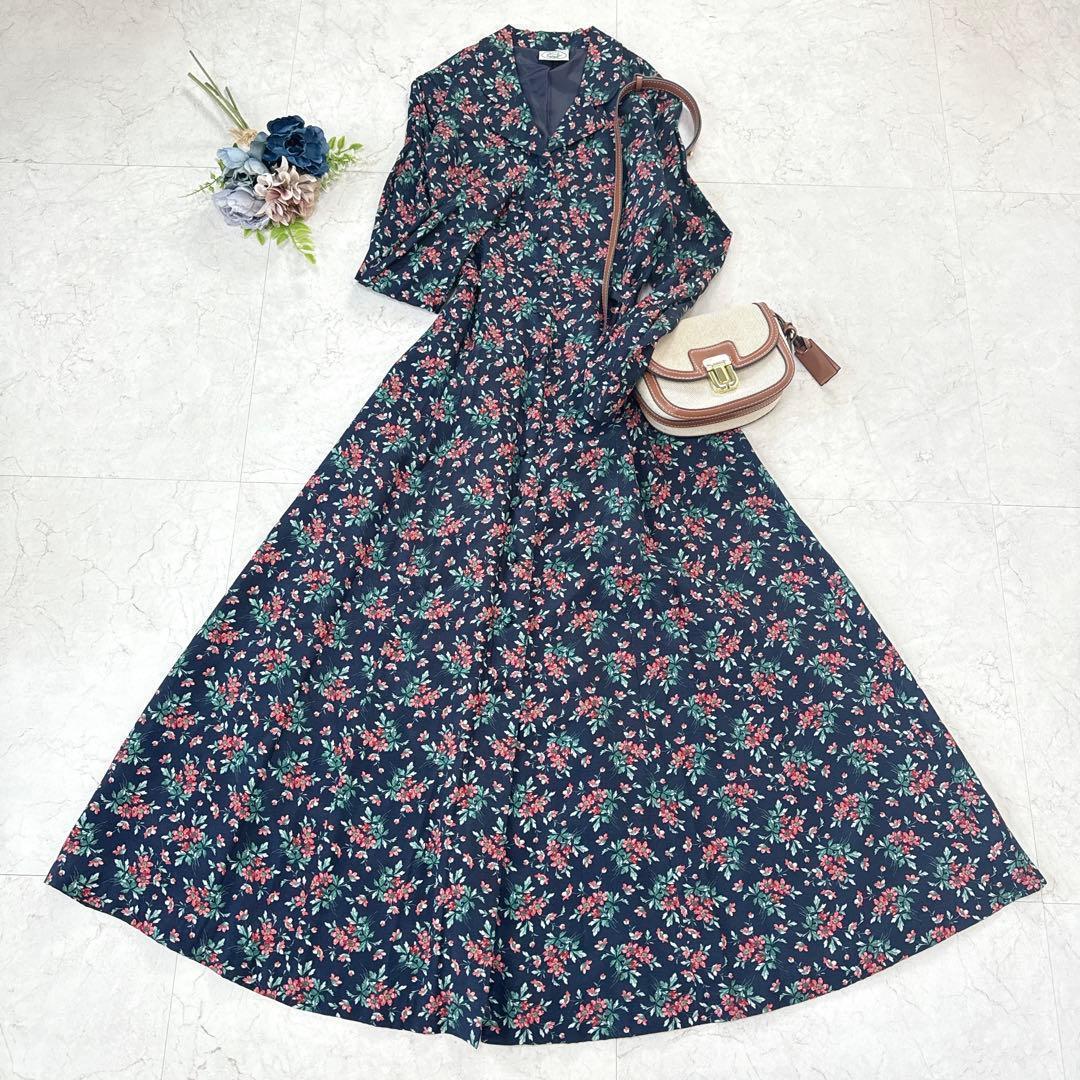 美品⭐︎Laura Ashley 花柄フレアワンピース　マキシ丈　ネイビー　9号