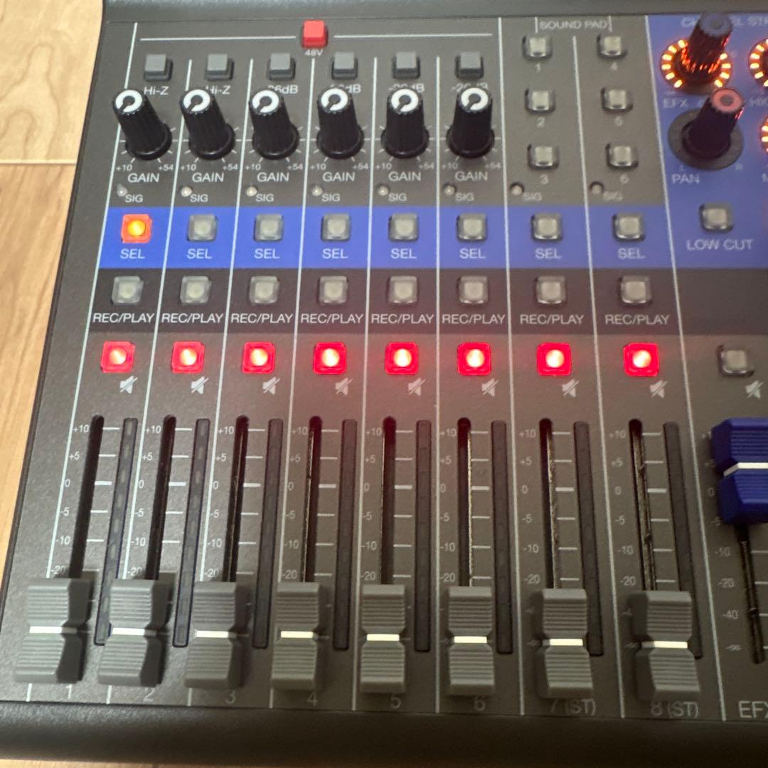 ZOOM LiveTrak L-8 デジタルミキサー【純正ケース付き】