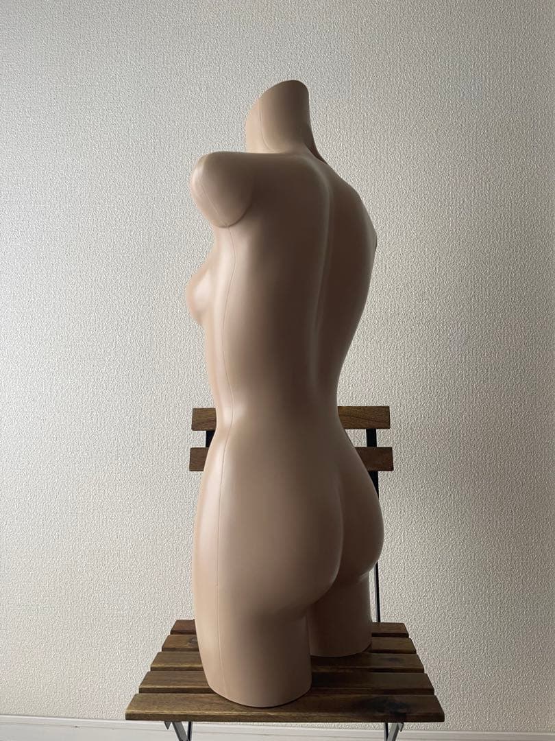 女性用ベージュマネキン