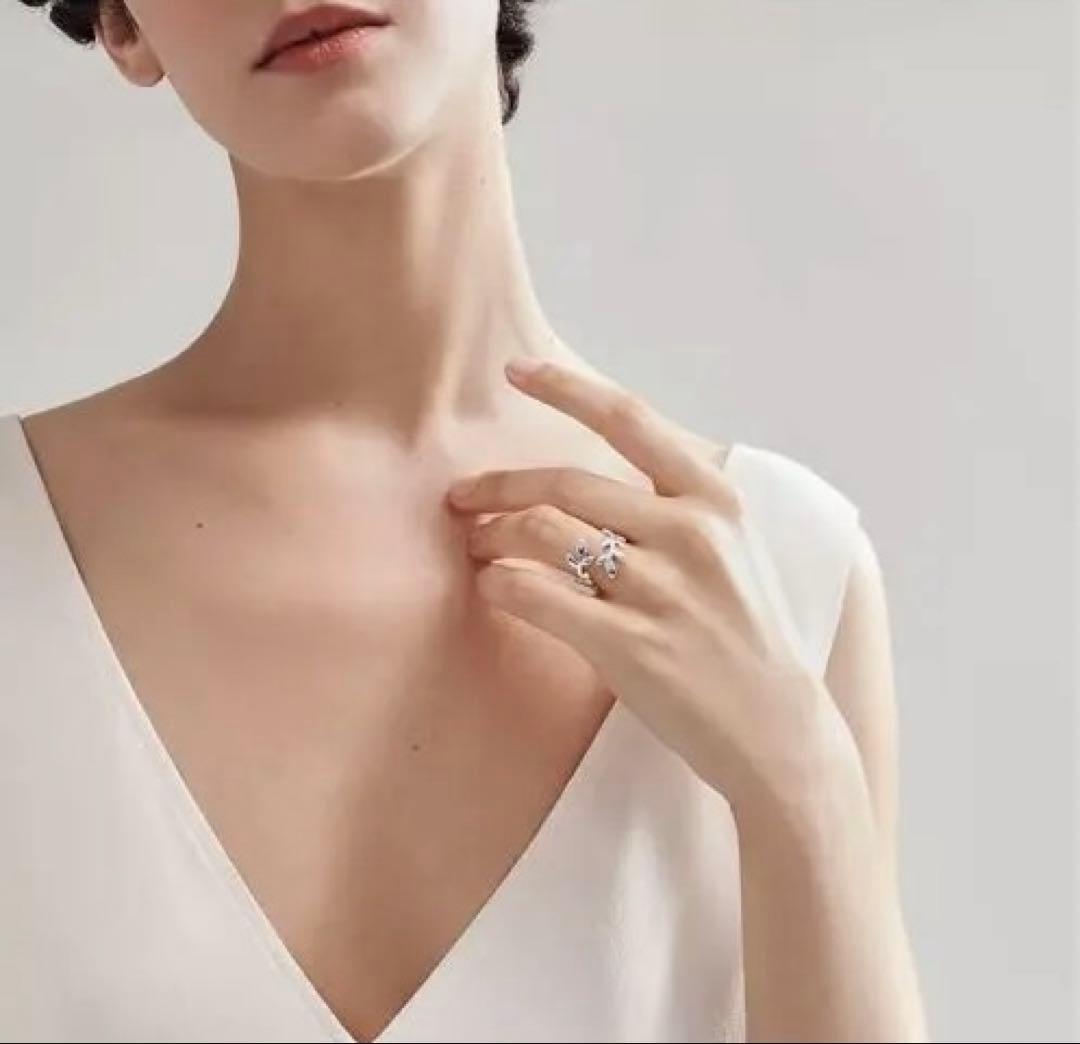 Tiffany & Co. オリーブリーフバイパスリング