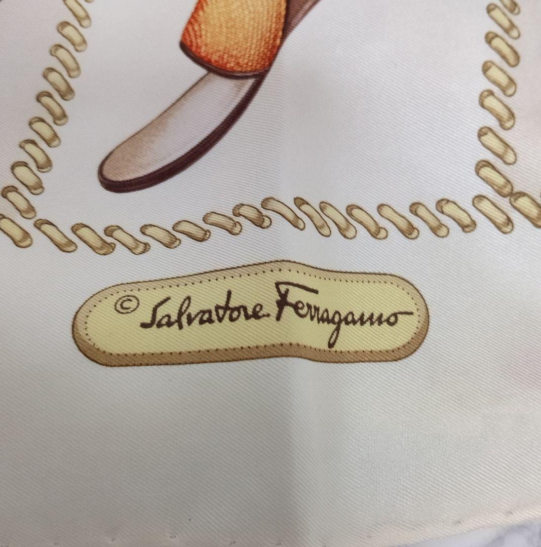 Salvatore Ferragamo 靴柄スカーフ