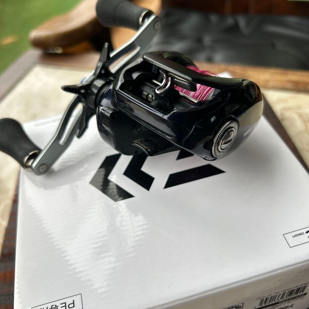 【美品】ダイワ ソルティスト TW150XH 右ハンドル PEライン付き