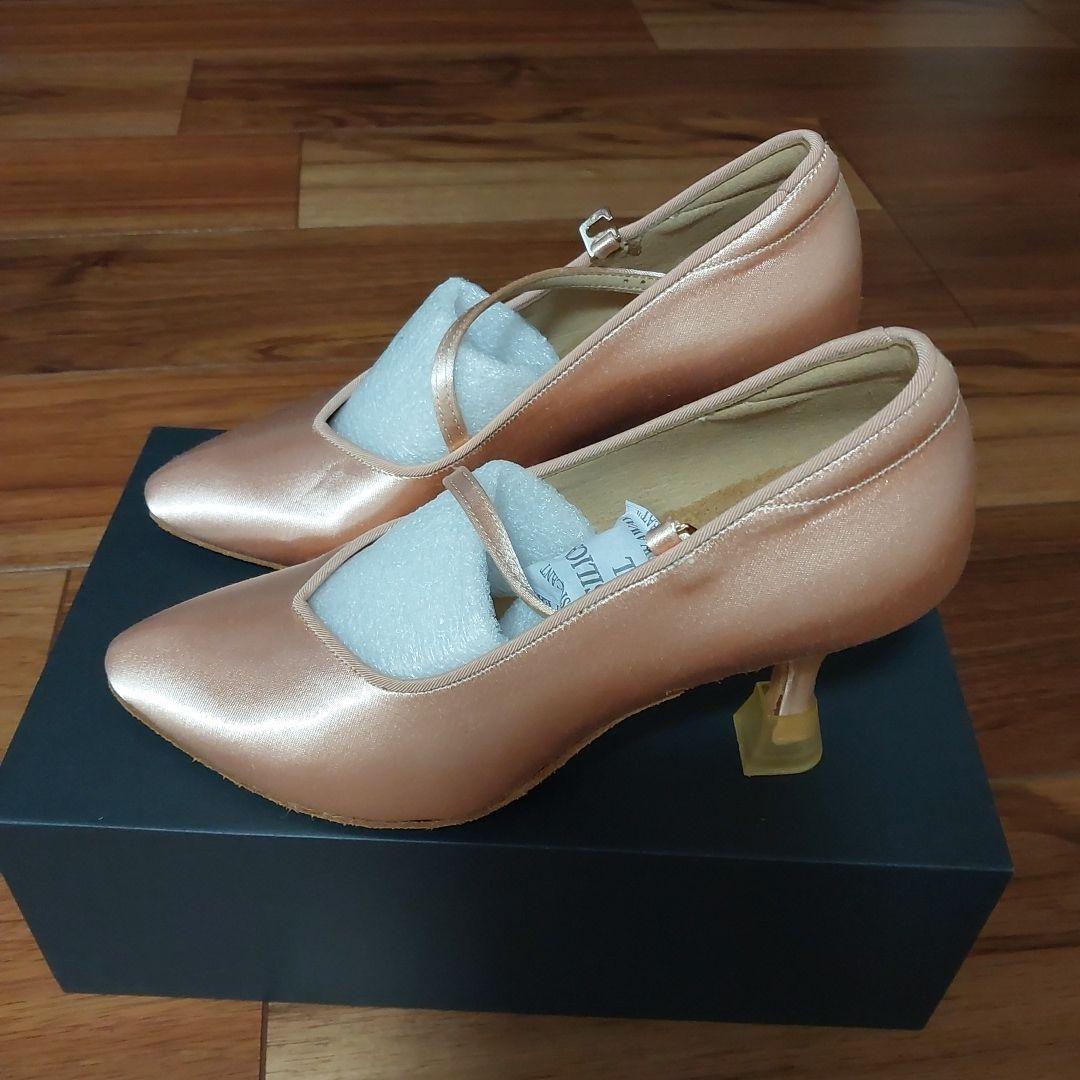 社交ダンスシューズ 未使用ピンク サテン　23.5cm