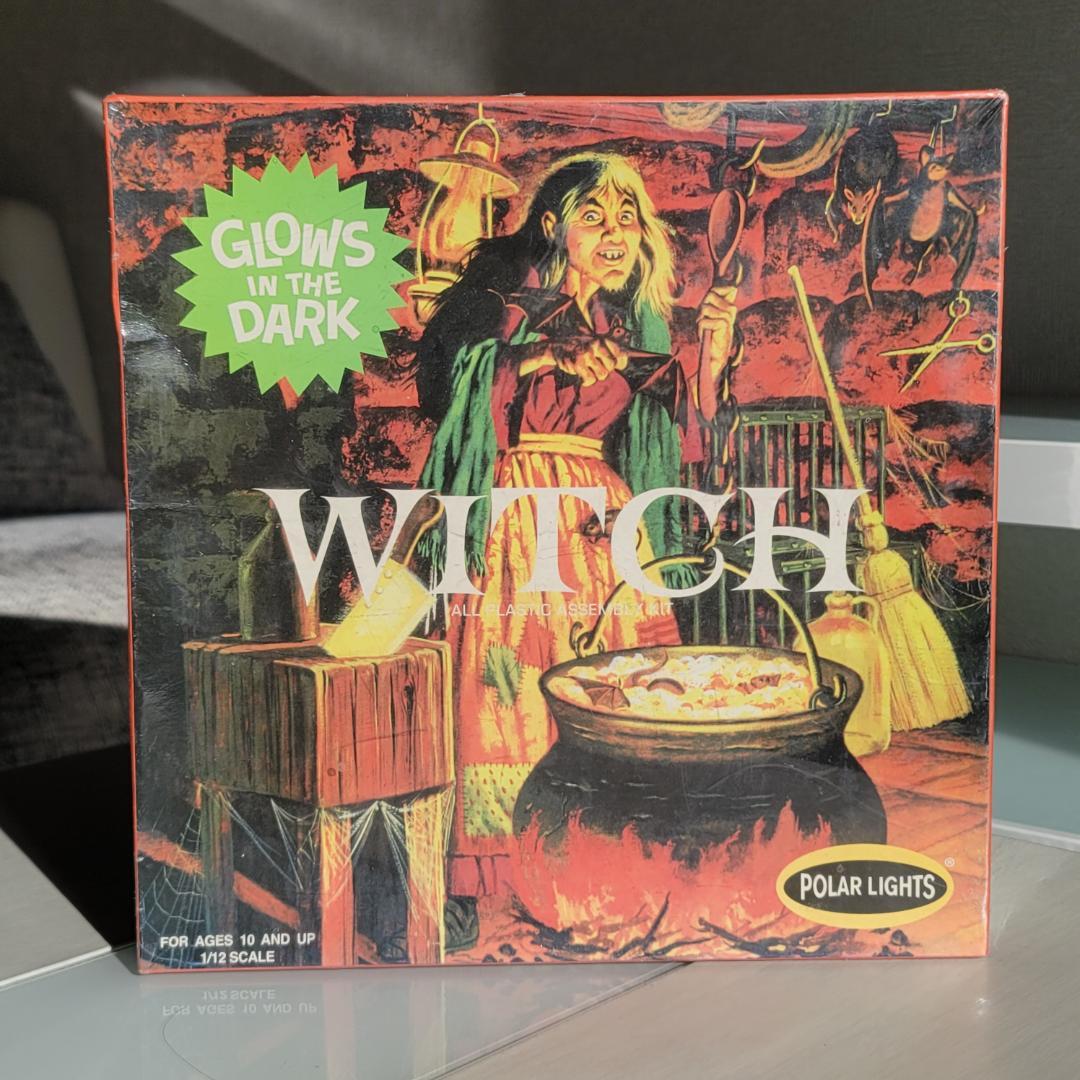 POLAR LIGHTS Witch Glow Model Kit 未開封