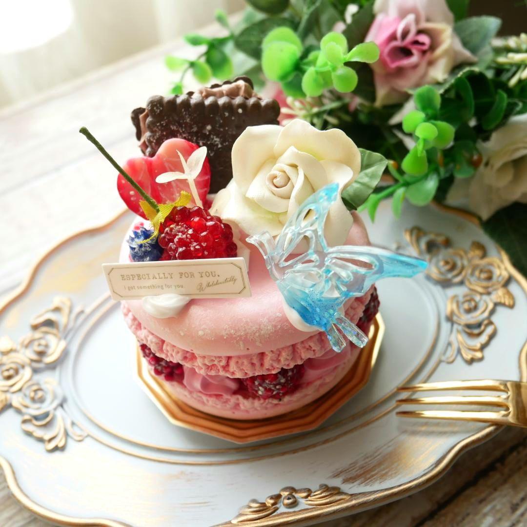 【ひび様】フェイクスイーツ❤︎‬ホワイトローズ＆ベリー❤︎‬マカロン*リスケーキ