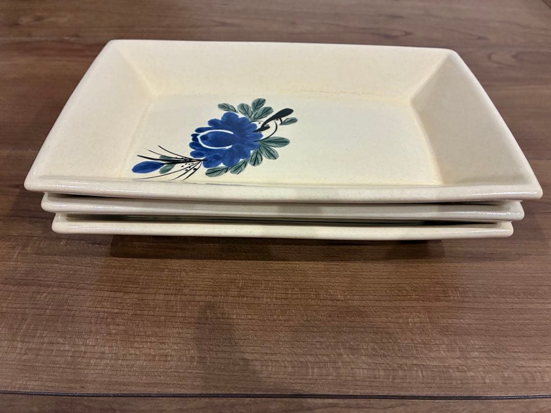 ソンべ焼き　ライテウ焼き　ベトナム　青い花柄の陶器皿3枚セット