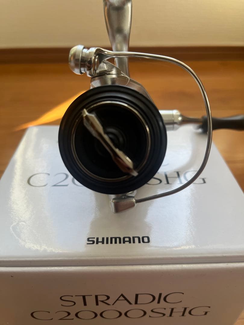 SHIMANO STRADIC 19 C2000SHG スピニングリール