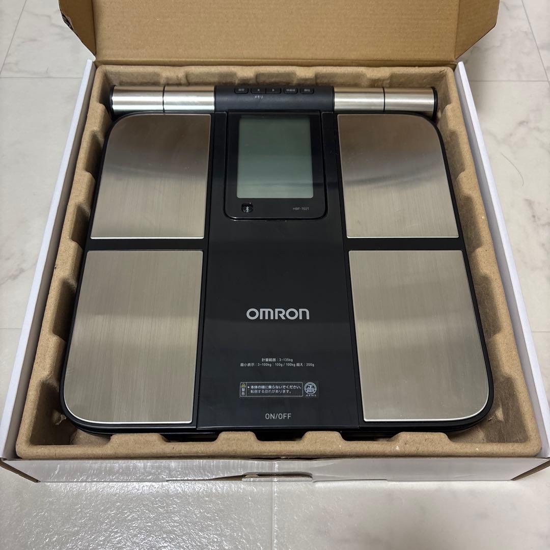 OMRON 体組成計 HBF-702T