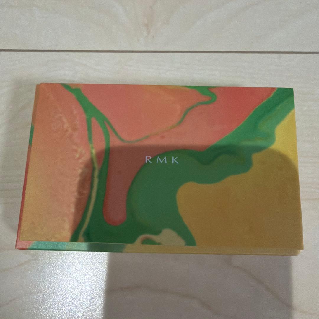RMK ブリーズブリスエスケープ アイズ＆ブラッシュパレット