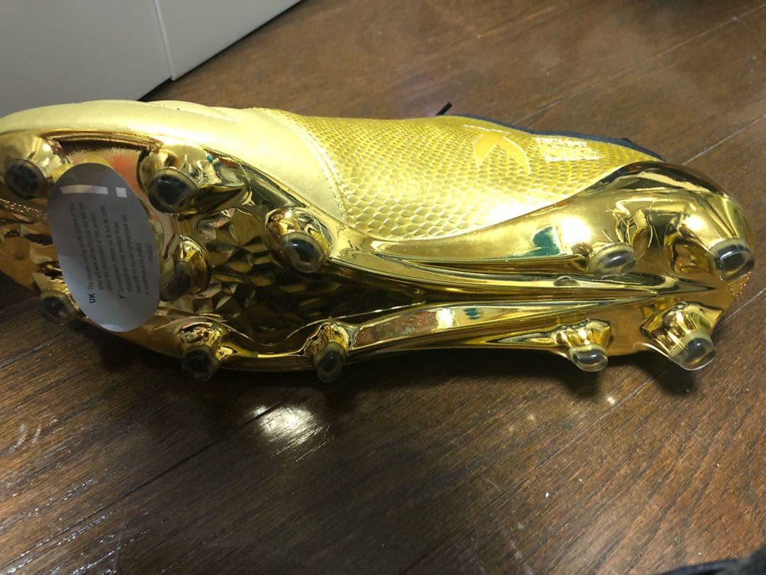 サッカースパイク希少清武弘嗣サイン 世界1000足限定品