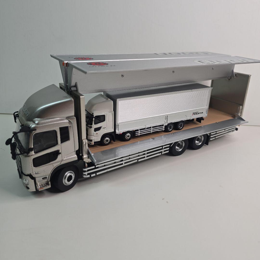 ミニカー UD trucks