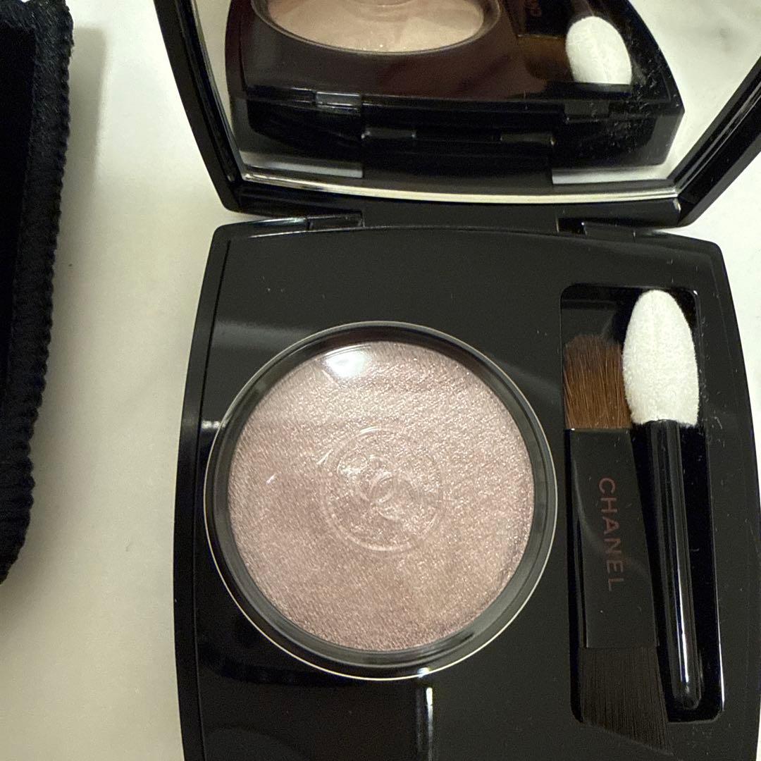 CHANEL オンブルエサンシエル257グリローズ　アイシャドウ