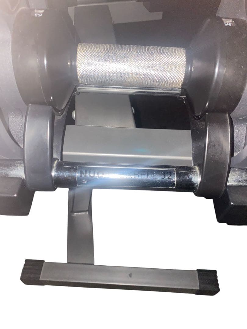 【良品】FLEXBELL 可変式ダンベル 32キロ2個、スタンド1/4梱包その①