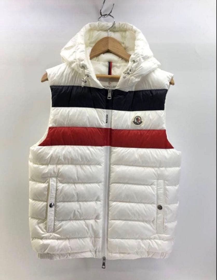 K*u様 美品！ MONCLER フード付きダウンベスト ホワイト白