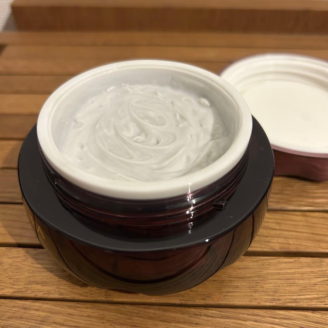 フェイスクリーム BLOOM AURA LEADING CREAM