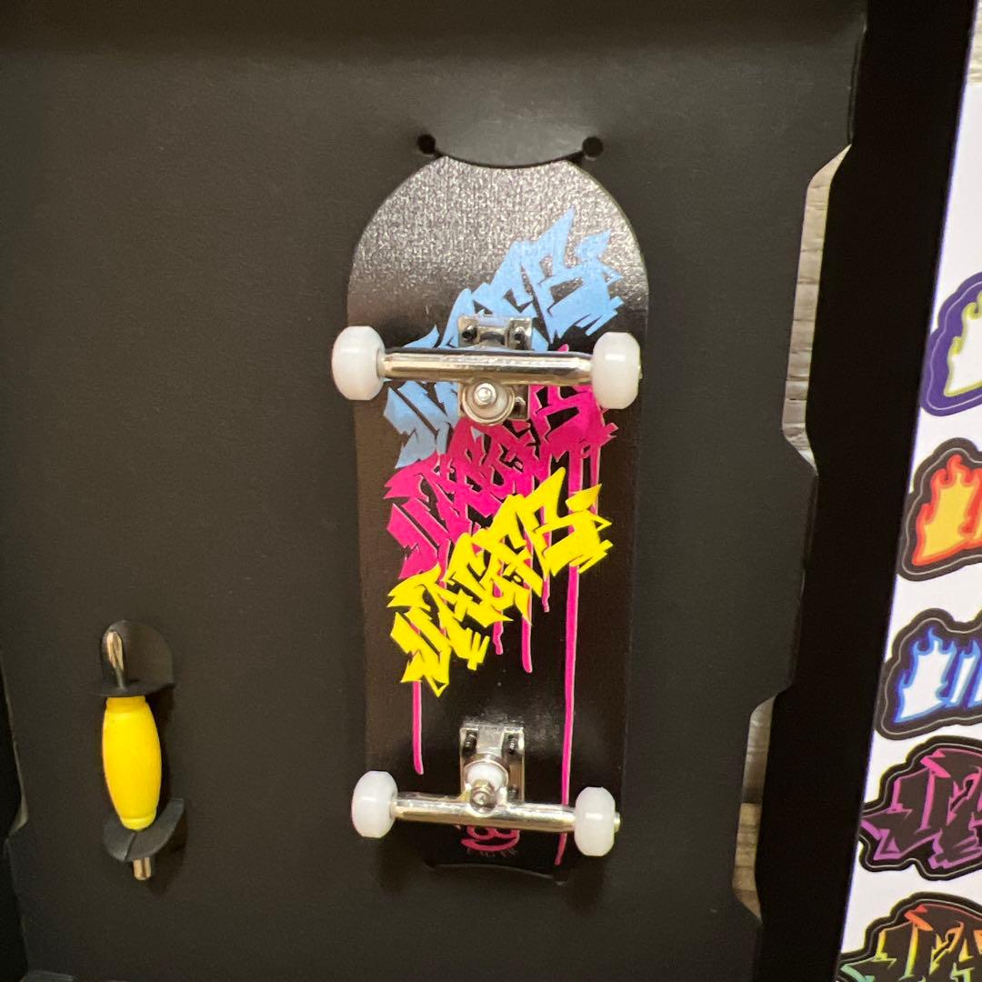 新品.未使用.指スケボー UAG FB男女兼用 fingerboard pro