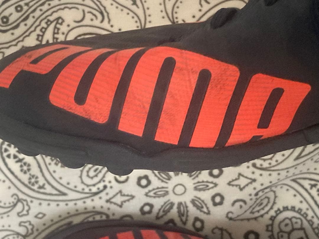 【未使用】26〜26.5cmPUMA EVO SPEED 5フットサルシューズ