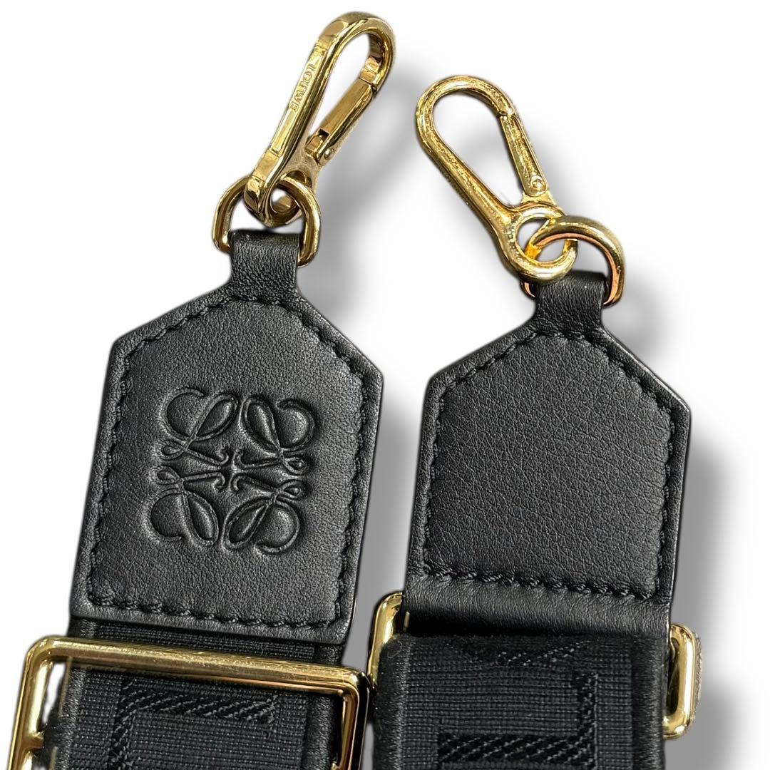 美品 LOEWE ロエベ アナグラム ロゴ ショルダーストラップ 現行 人気