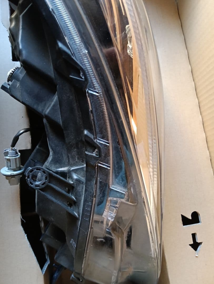 SUBARU レンズ　ＸＶ 左84913FL493