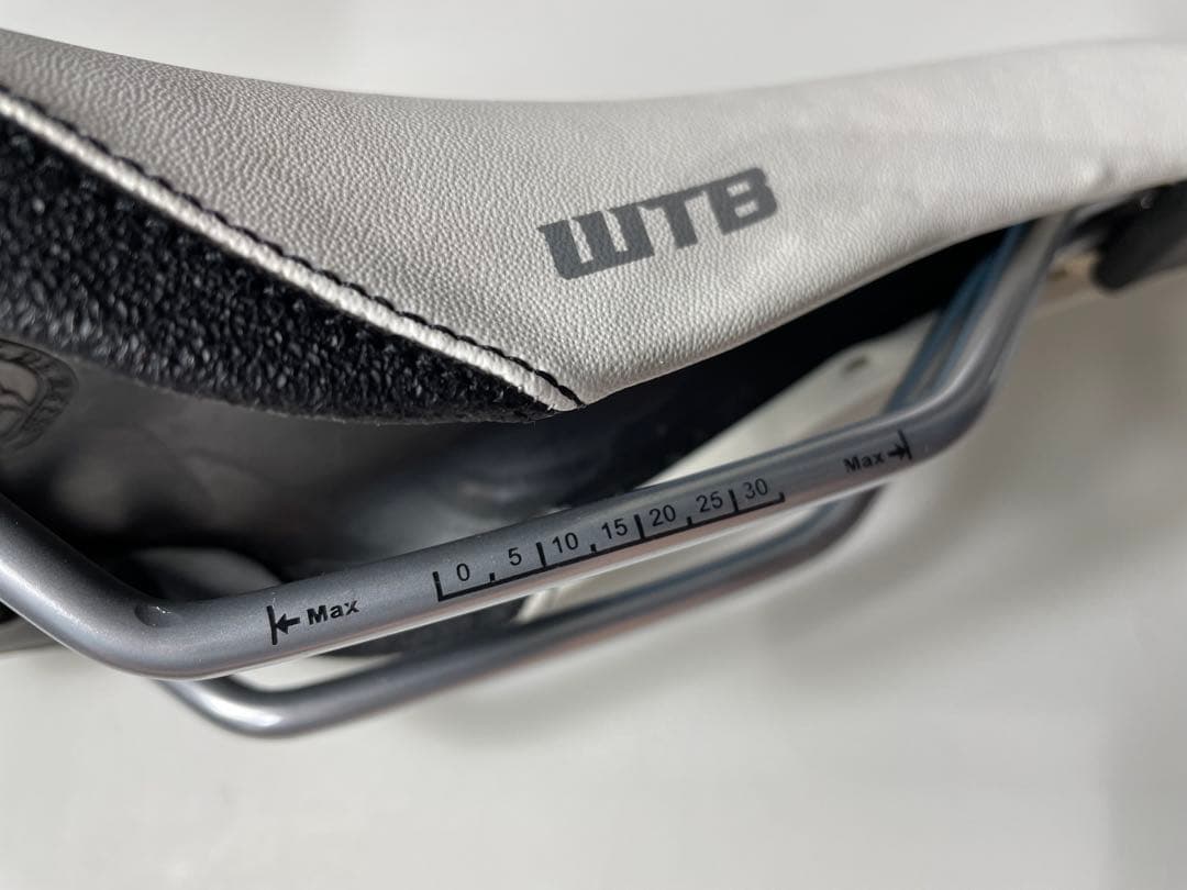 限定値下 貴重 ラストWTB ROCKET サドル ホワイト 未使用 保管品