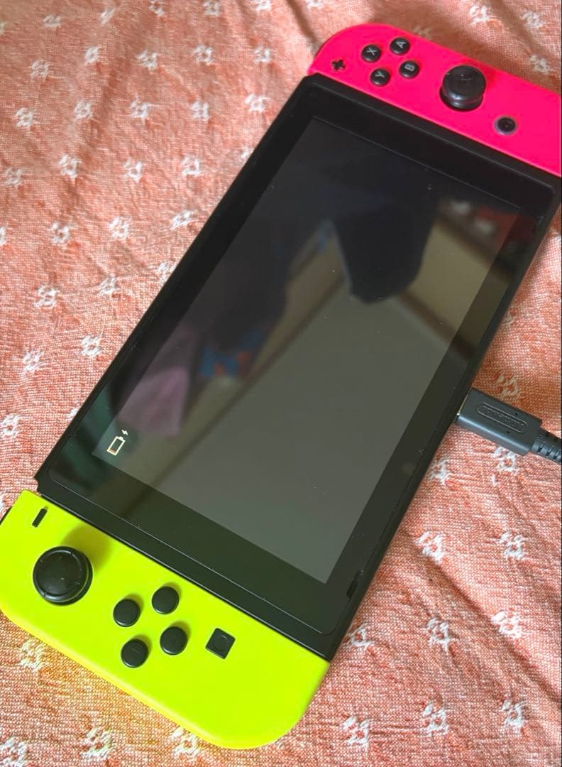 Nintendo Switch 本体 イエロー/ピンク ホリパッド付