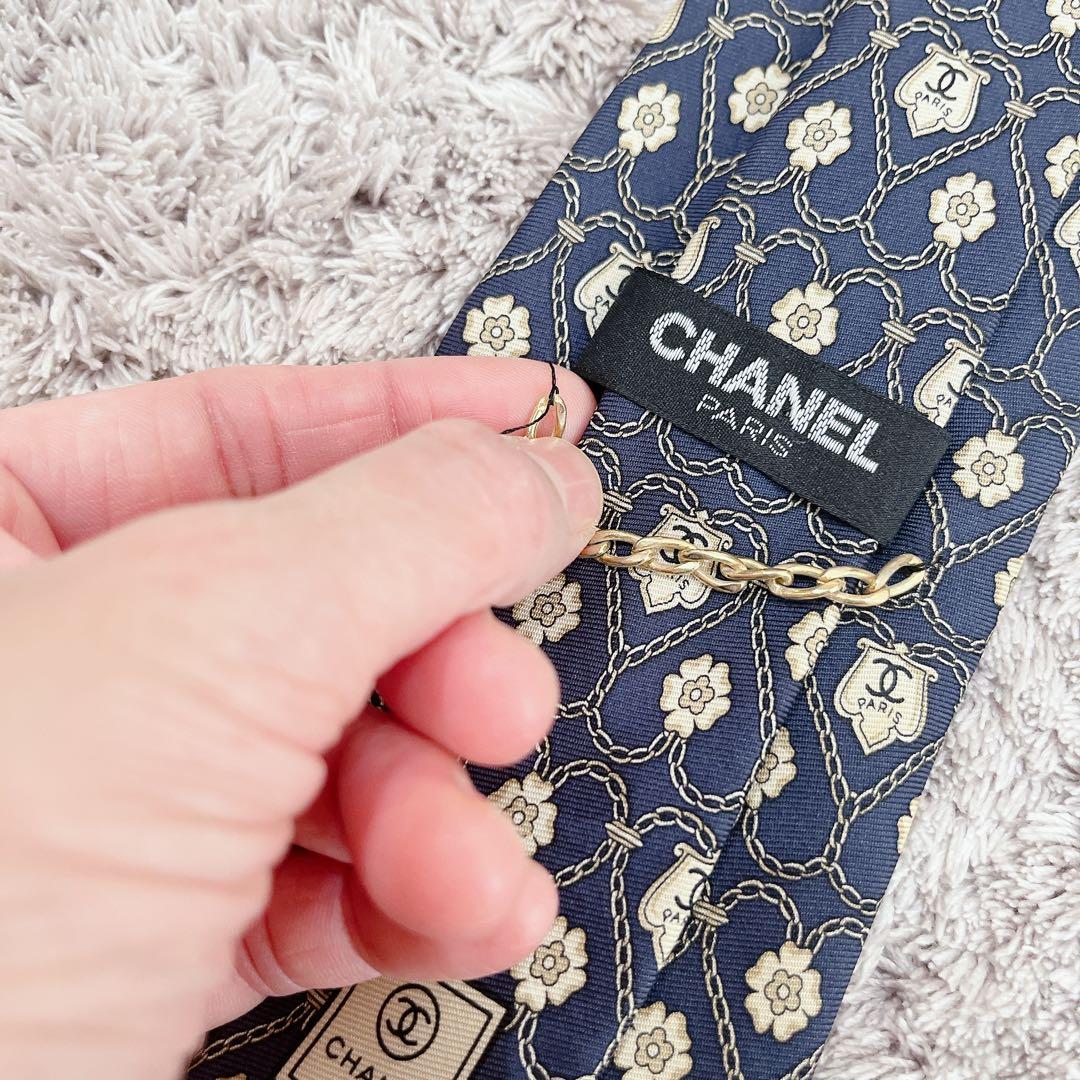 【即日発送】 高級　CHANEL ネクタイ　チェーン柄　ココマーク　ネイビー　紺