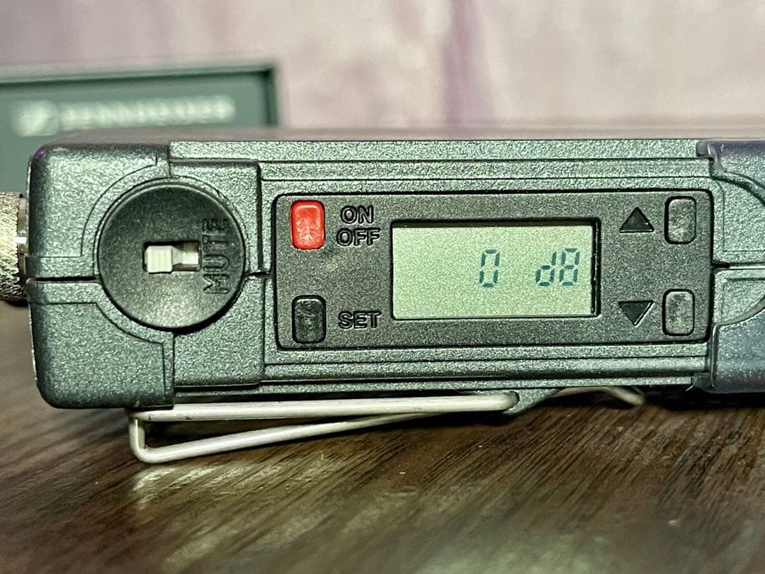 ⑥Sennheiser EW100 B帯 ワイヤレスシステム ラベリアマイク付き