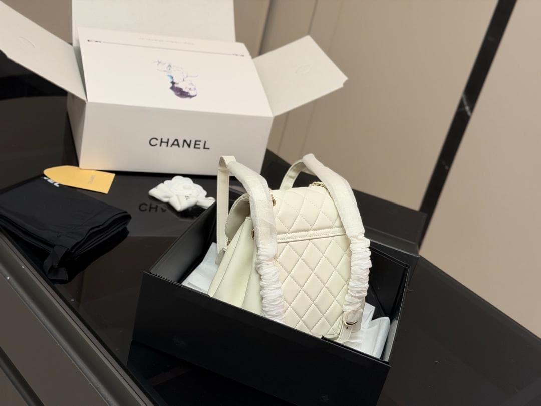 CHANēL ホワイト ミニリュック