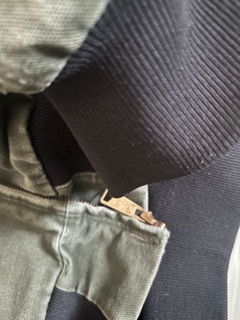 Carhartt アクティブジャケット　モスグリーン　カーキー短丈