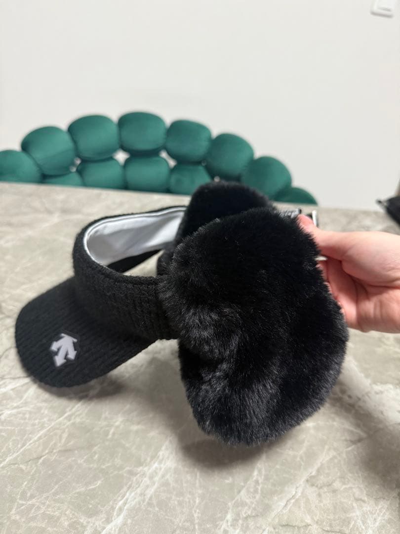 【2度使用】デサント　耳当て付きバイザー黒