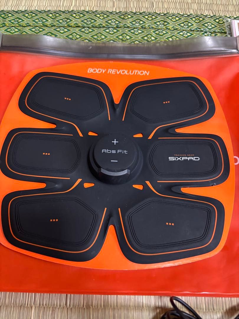 【美品】ジェルシート付　SIXPAD アブズフィット2(Abs Fit 2)