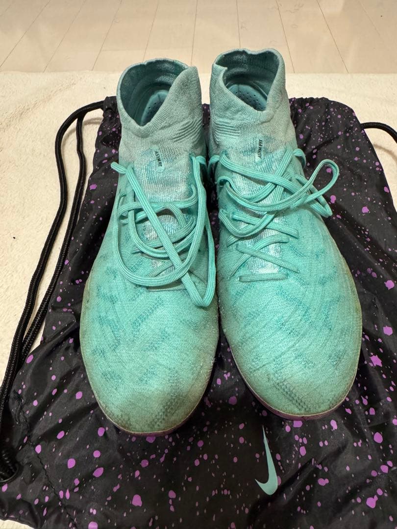 Nike Phantom Luna サッカーシューズ