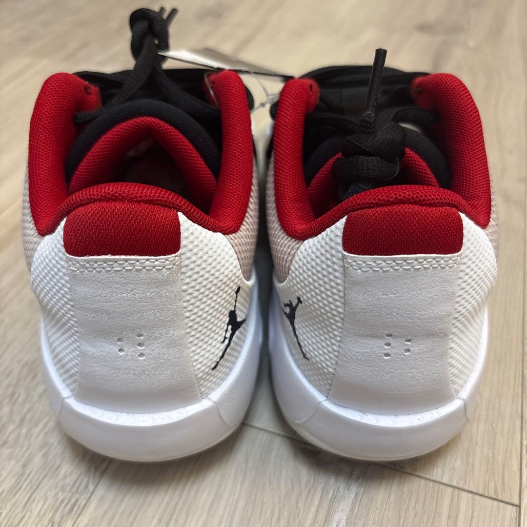 Nike バスケットシューズ HP9819-102 ブラック/レッド