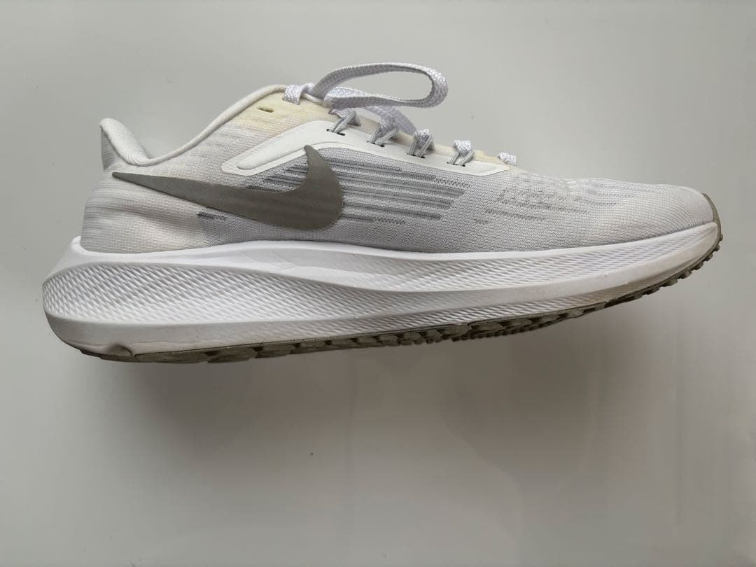 ナイキウィメンズ ロードランニングシューズ ペガサス39ホワイト